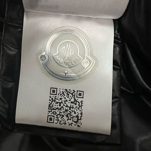 Moncler gers down winter puffer jacket with hood - Picture 4 of 16